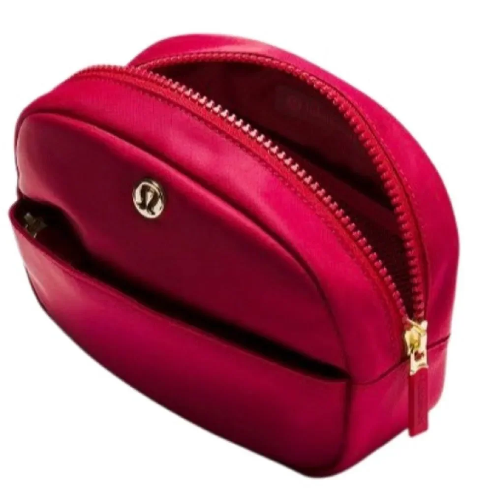 Lululemon City Essentials Pouch Mini 2L Berry Rumble